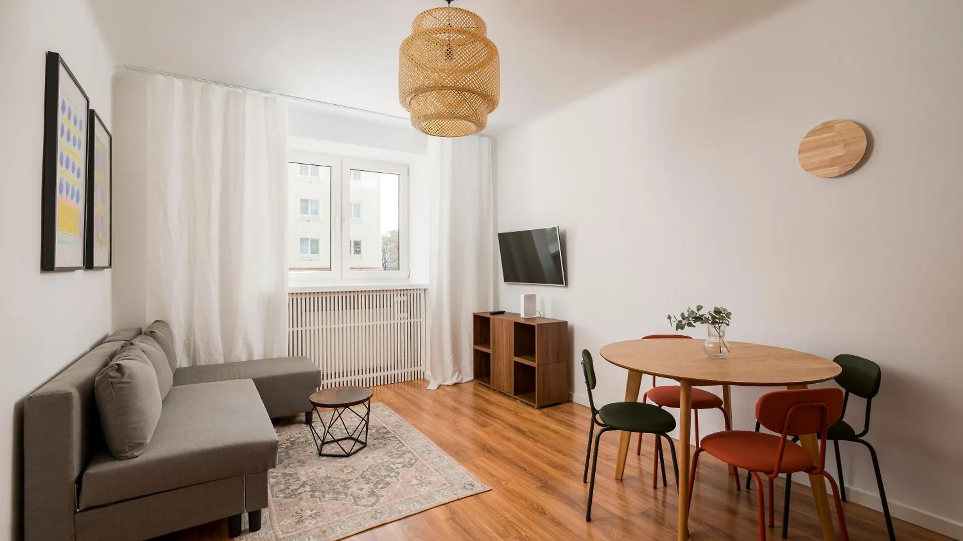 Nowolipki Now & Wow Apartment location